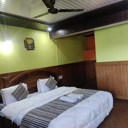 Hotel Deepraj, Kausani Kültér fotó