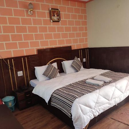Hotel Deepraj, Kausani Kültér fotó