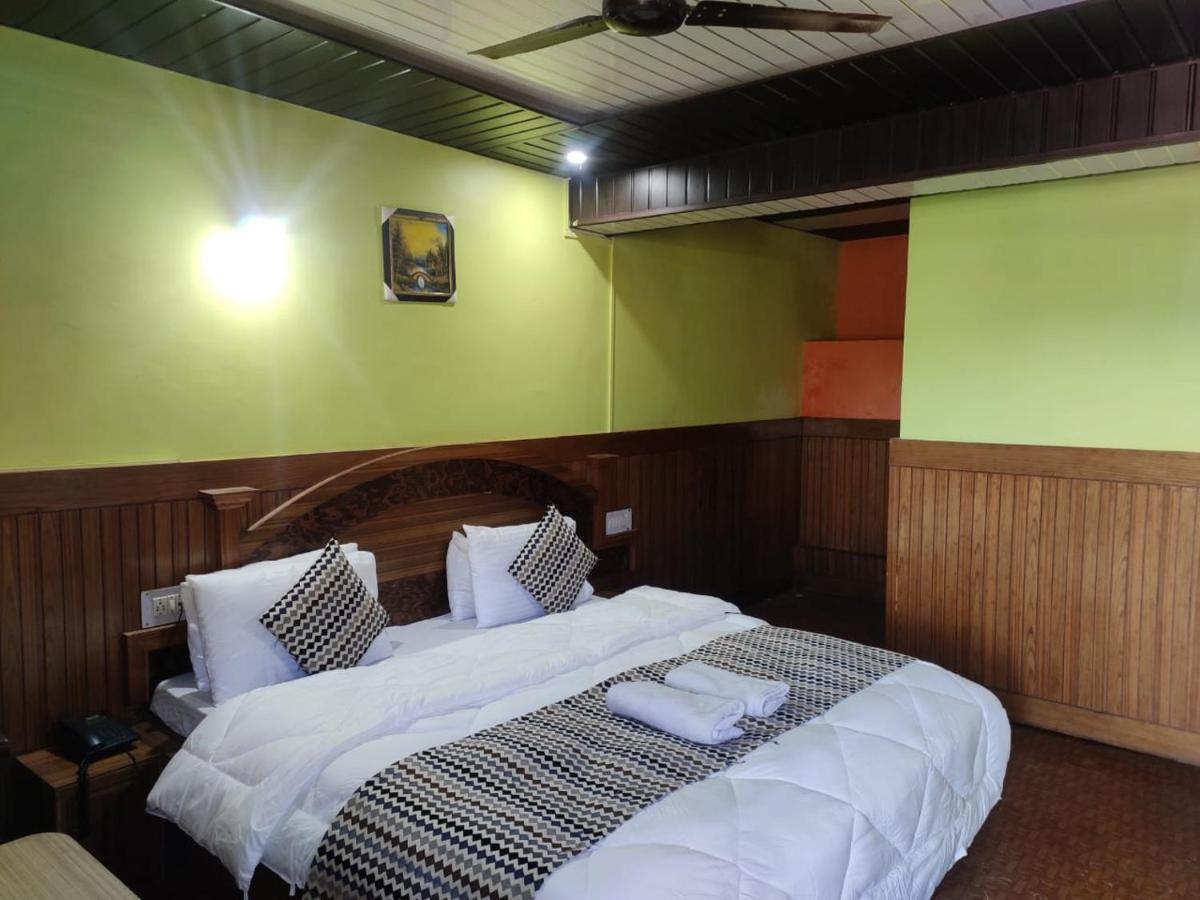 Hotel Deepraj, Kausani Kültér fotó