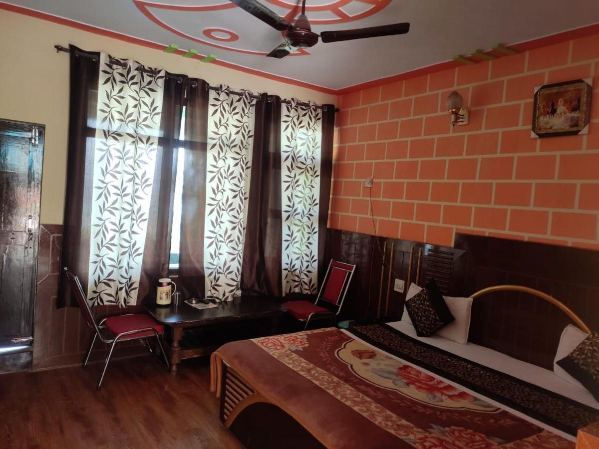 Hotel Deepraj, Kausani Kültér fotó