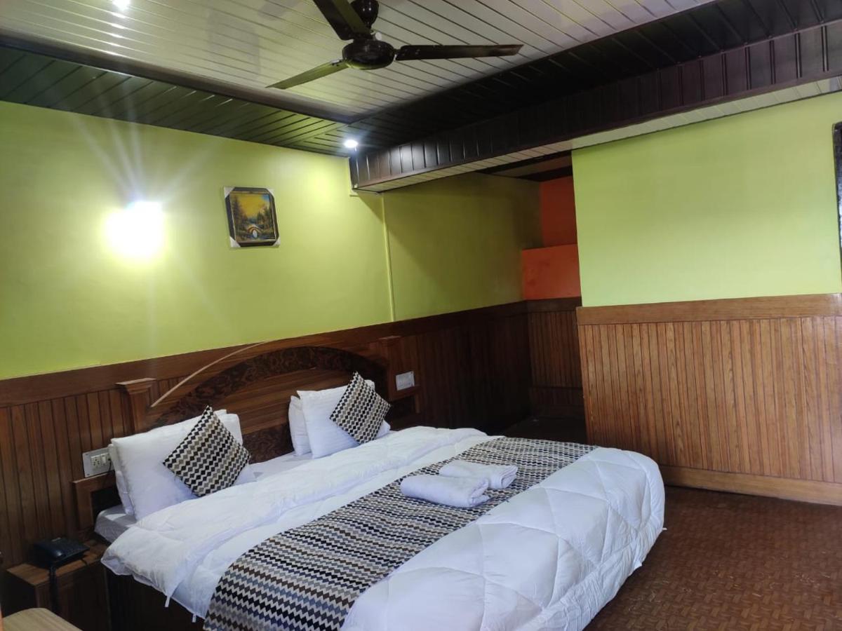 Hotel Deepraj, Kausani Kültér fotó