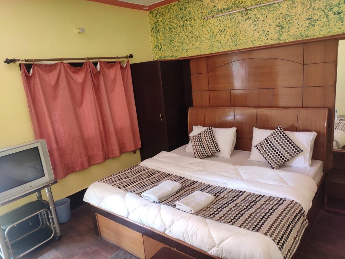 Hotel Deepraj, Kausani Kültér fotó