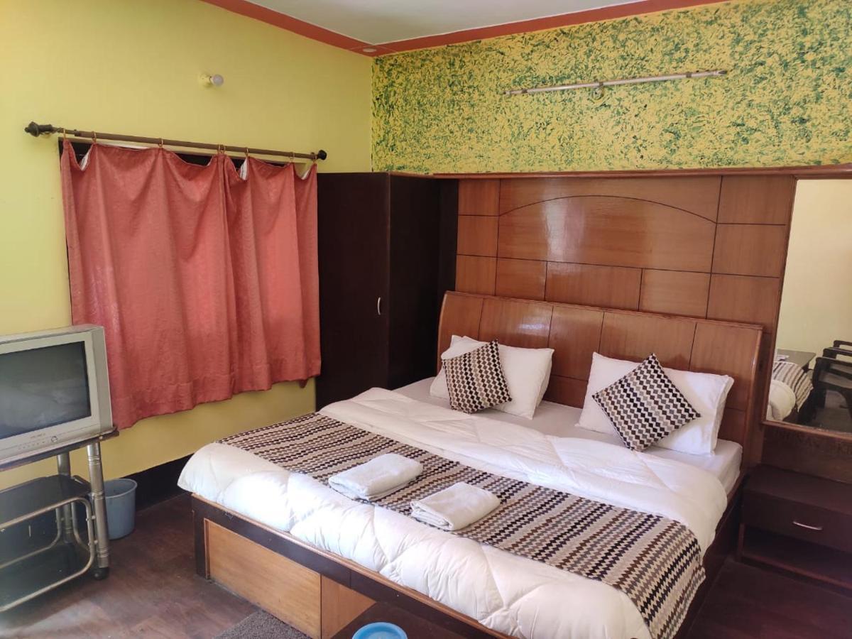 Hotel Deepraj, Kausani Kültér fotó
