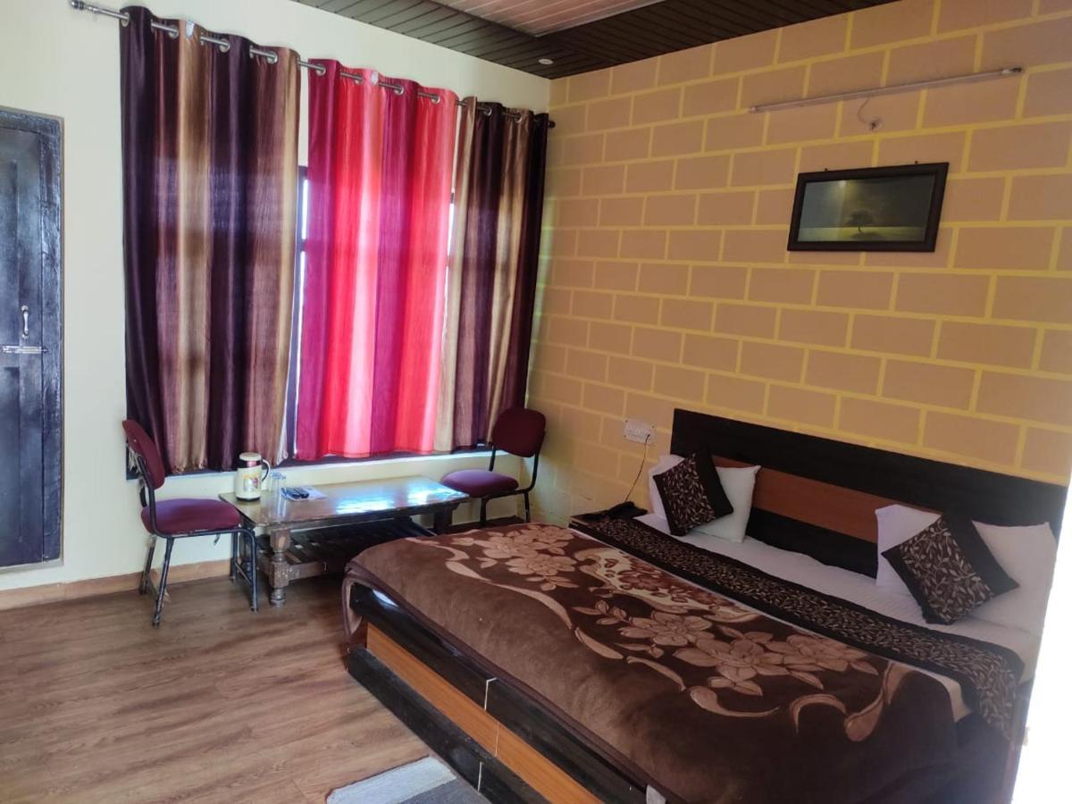 Hotel Deepraj, Kausani Kültér fotó