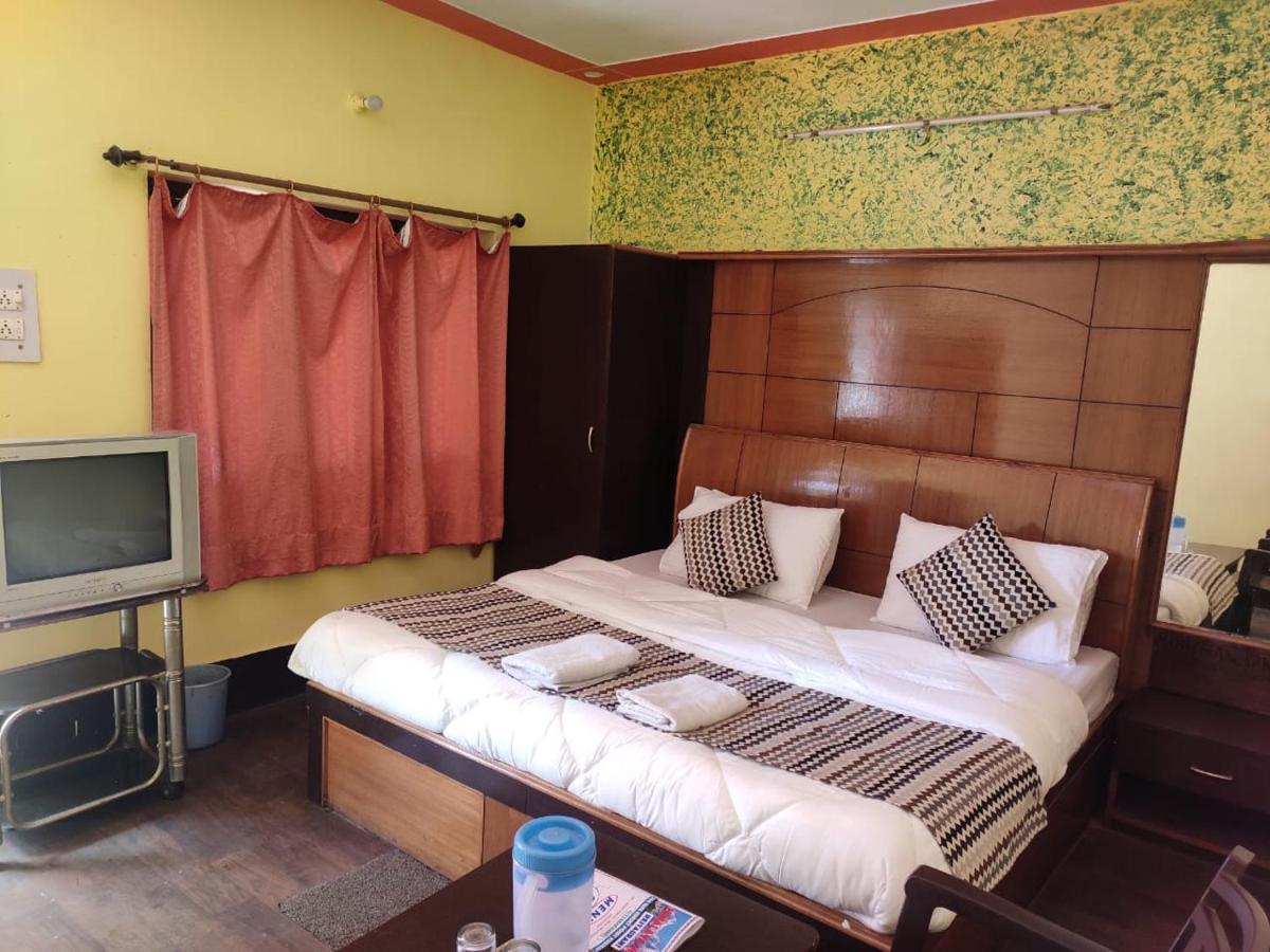 Hotel Deepraj, Kausani Kültér fotó