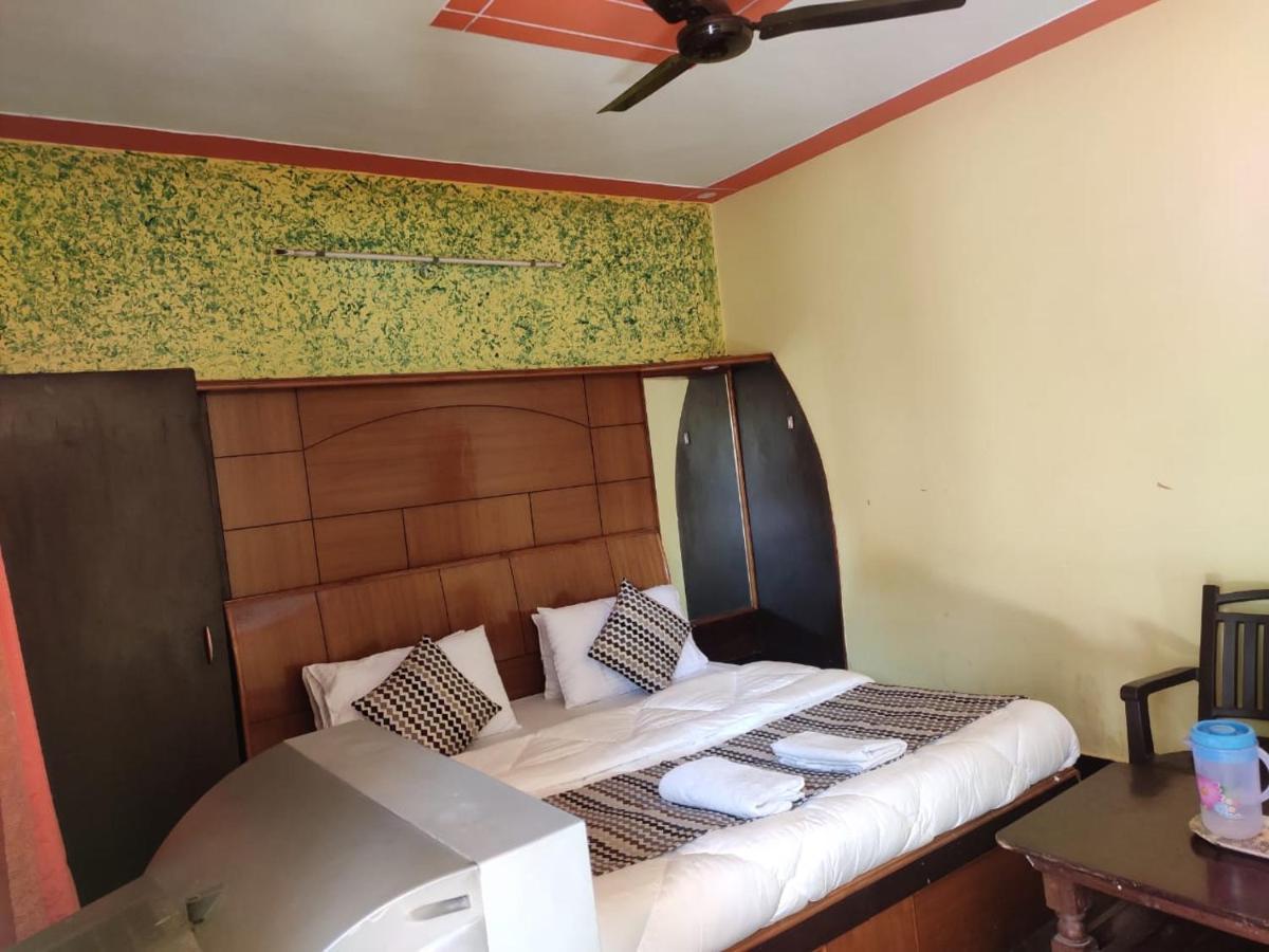Hotel Deepraj, Kausani Kültér fotó