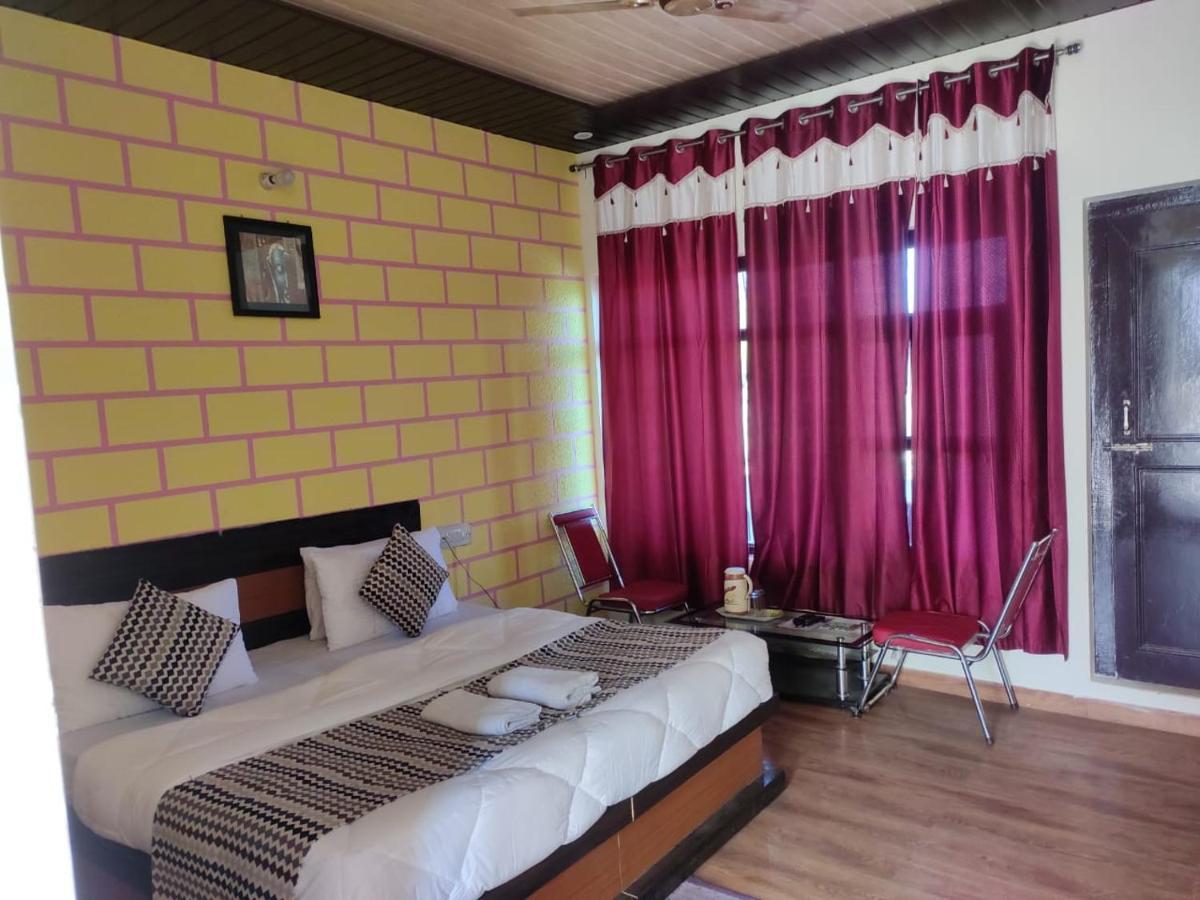 Hotel Deepraj, Kausani Kültér fotó