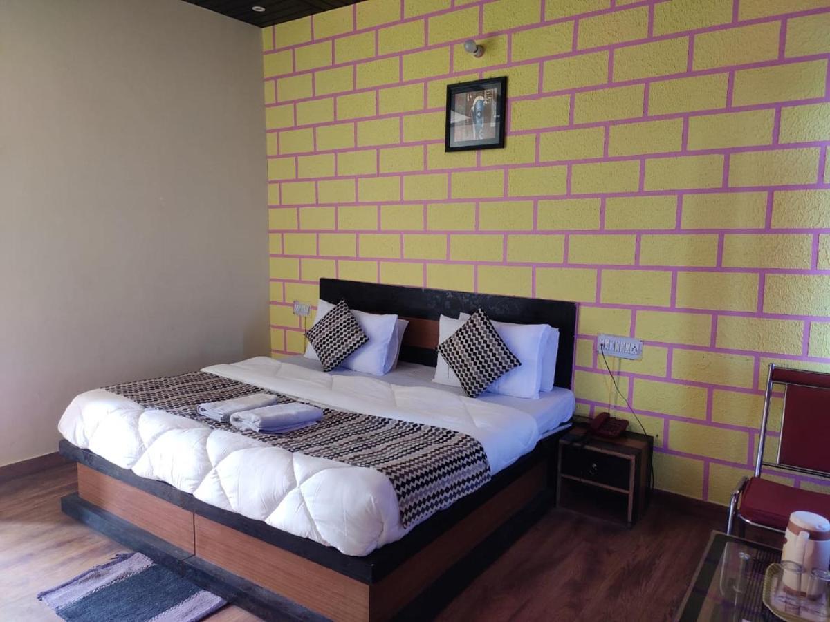 Hotel Deepraj, Kausani Kültér fotó