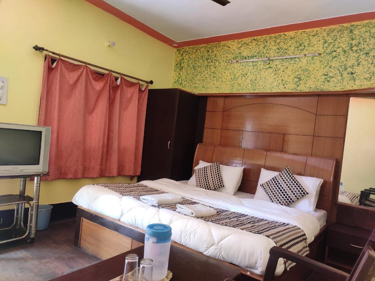 Hotel Deepraj, Kausani Kültér fotó