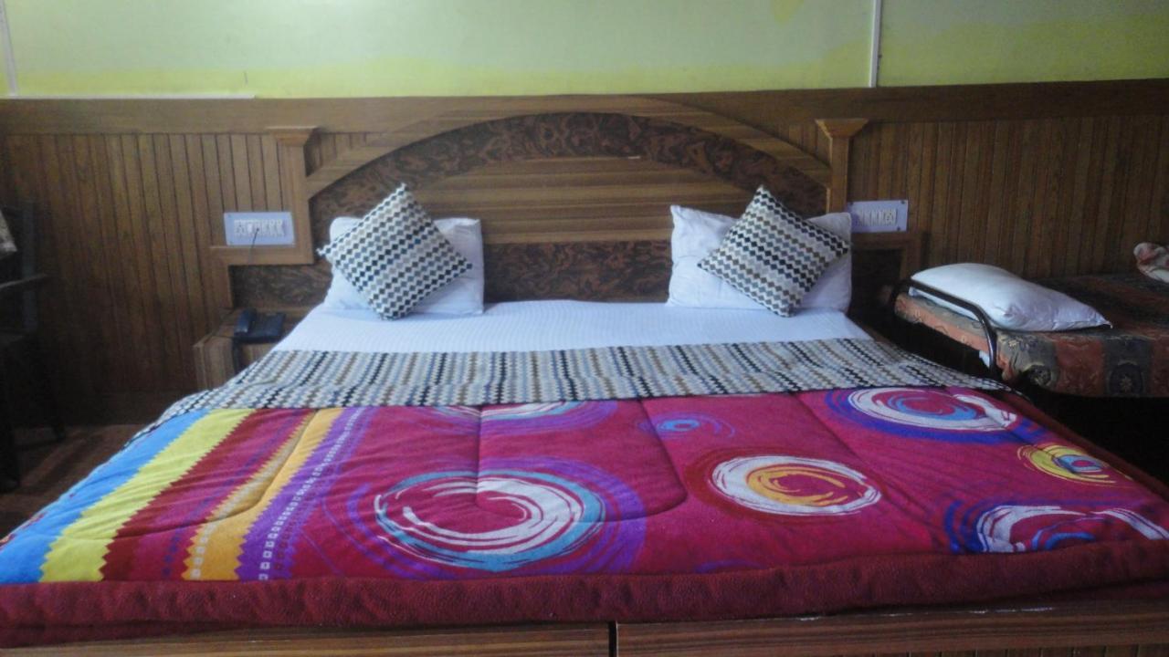 Hotel Deepraj, Kausani Kültér fotó