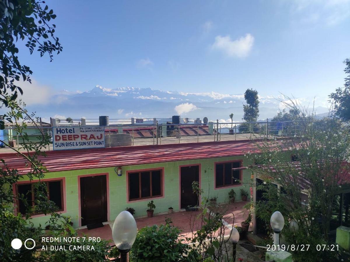 Hotel Deepraj, Kausani Kültér fotó