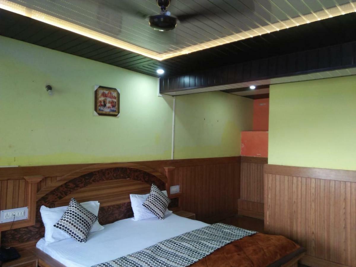 Hotel Deepraj, Kausani Kültér fotó
